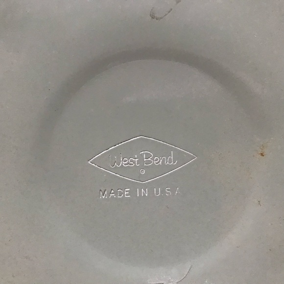 Vintage 1970s Mid Century Modern West Bend Avocado Green Nesting Canister Set 4 - Picture 12 of 12